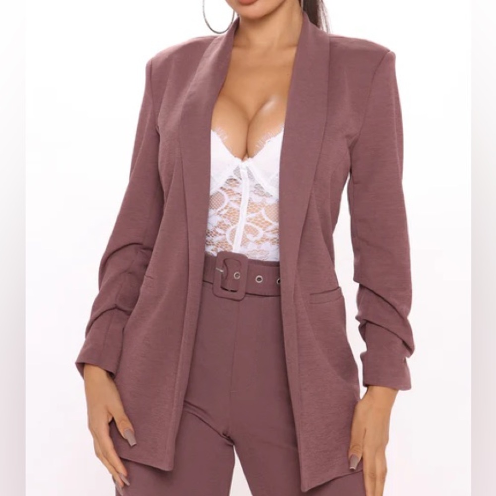 FASHION NOVA “Busy With Calls Blazer”
